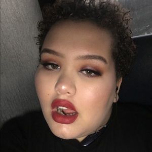 Meet your Posher, Adriana